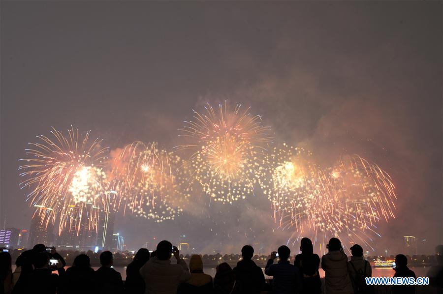 CHINA-CHANGSHA-FIREWORKS-NEW YEAR(CN)