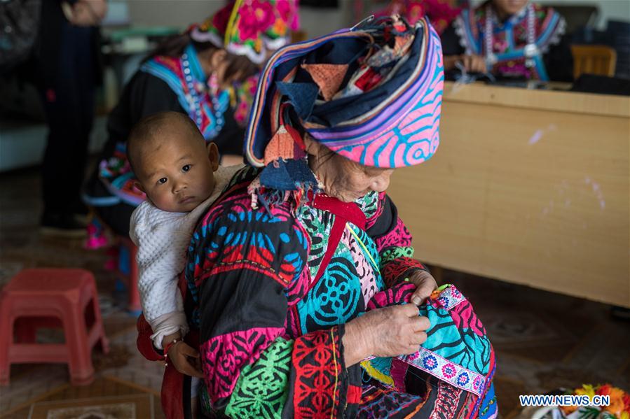 CHINA-YUNNAN-EMBROIDERY-BOOM (CN)