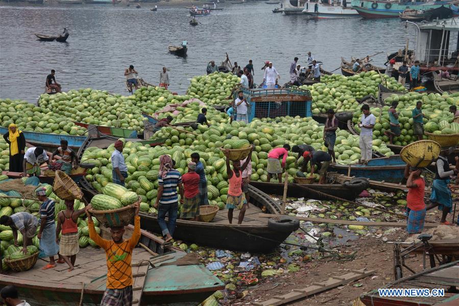 BANGLADESH-DHAKA-WATERMELON-DAILY LIFE