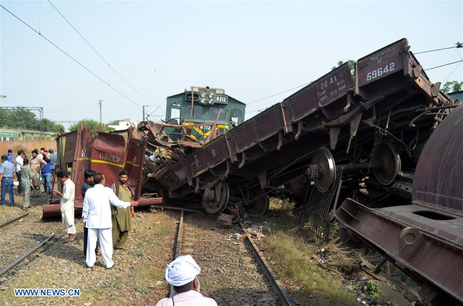 PAKISTAN-LAHORE-TRAIN-ACCIDENT