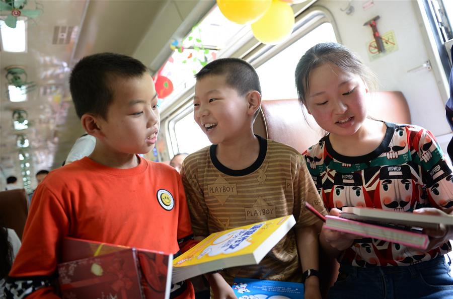 CHINA-SHAANXI-TRAIN-STUDENT SPECIAL CARRIAGES (CN)