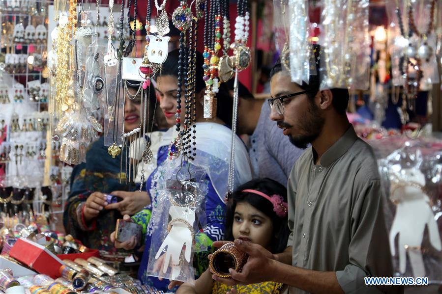 PAKISTAN-ISLAMABAD-EID-AL-FITR-SHOPPING