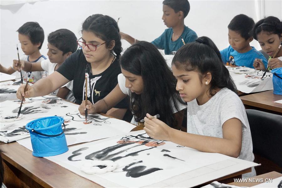 SRI LANKA-COLOMBO-ART-CHINESE PAINTING-TRAINING CLASS