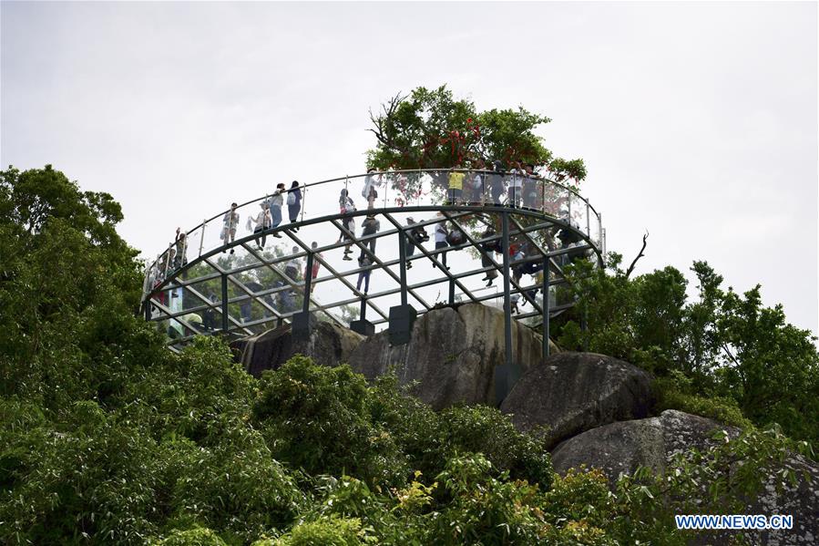 #CHINA-HAINAN-SANYA-GLASS PLANK ROAD (CN)