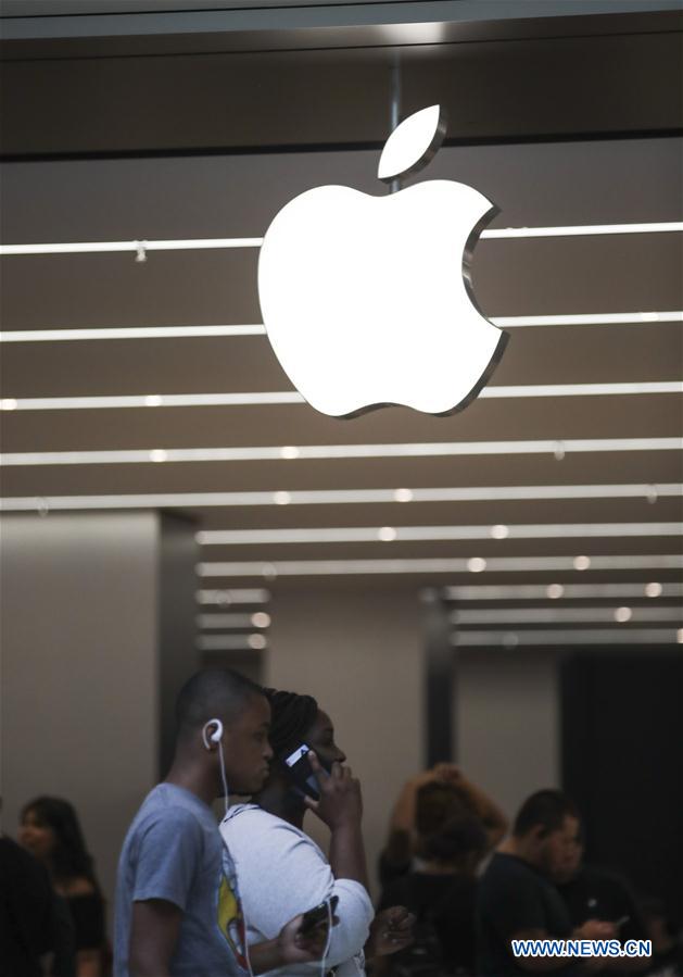 U.S.-NEW YORK-APPLE-SHARES-ONE TRILLION USD