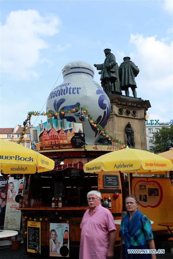 GERMANY-FRANKFURT-APPLE WINE FESTIVAL