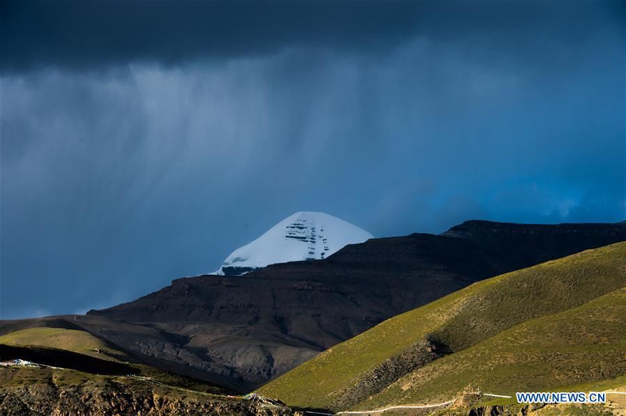 CHINA-TIBET-MOUNT KANGRINBOQE-SCENERY (CN)