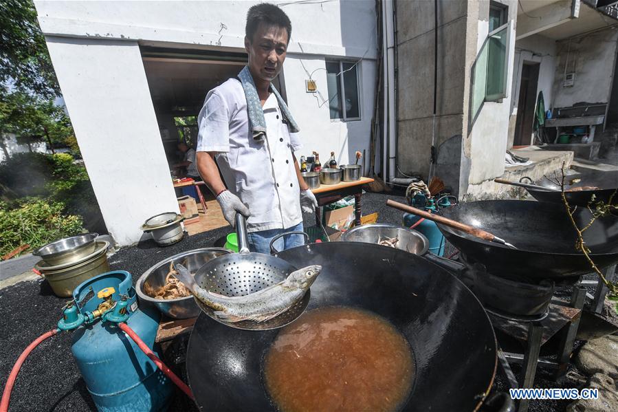 CHINA-ZHEJIANG-HANGZHOU-FISHERY-HARVEST (CN)