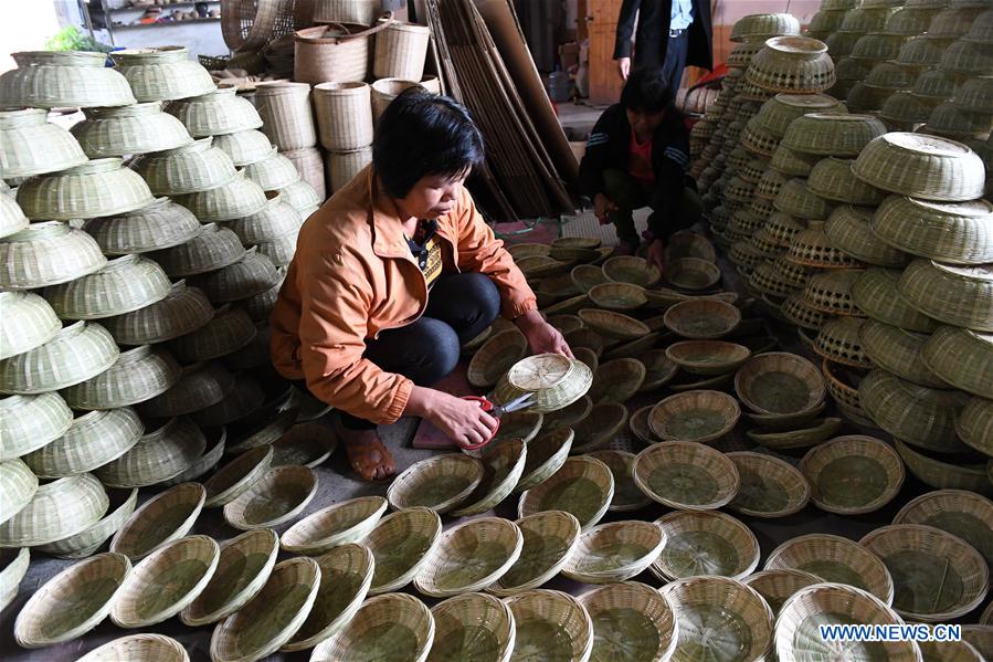 CHINA-GUANGXI-BAMBOO WEAVING (CN)