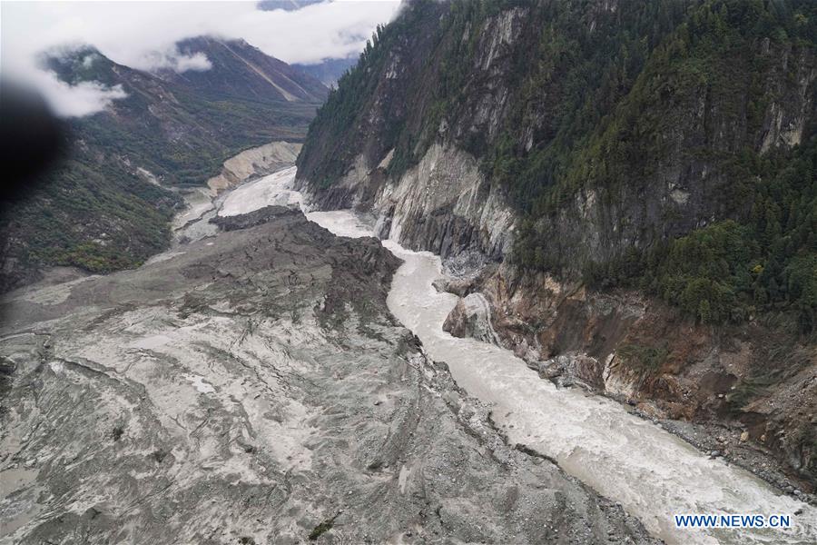 CHINA-TIBET-MENLING-BARRIER LAKE-OVERFLOW (CN)