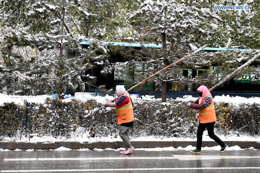 CHINA-QINGHAI-XINING-SNOWFALL (CN)