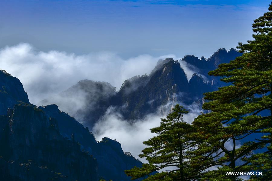 #CHINA-ANHUI-HUANGSHAN-CLOUD (CN)