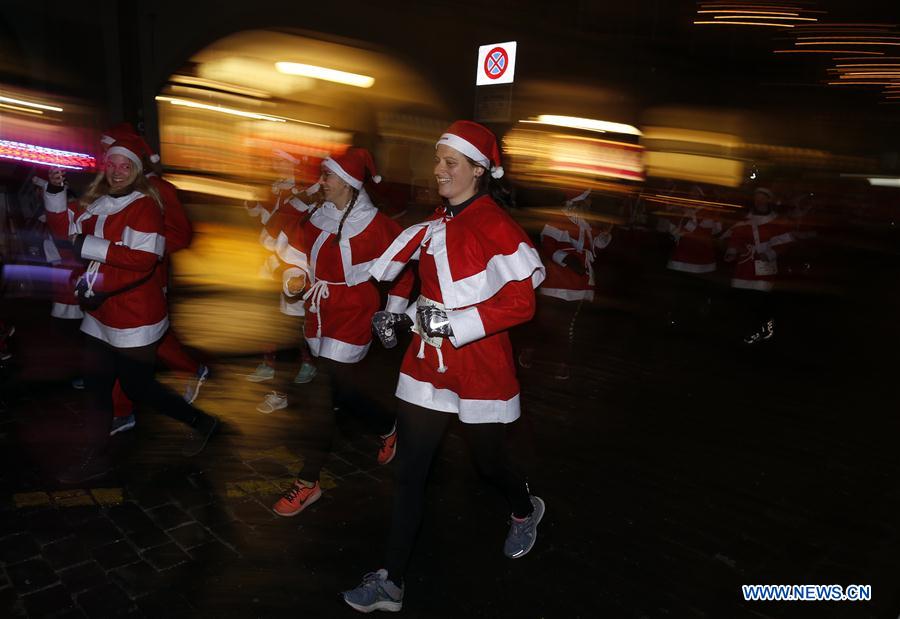 SWITZERLAND-BERN-SANTA RUN