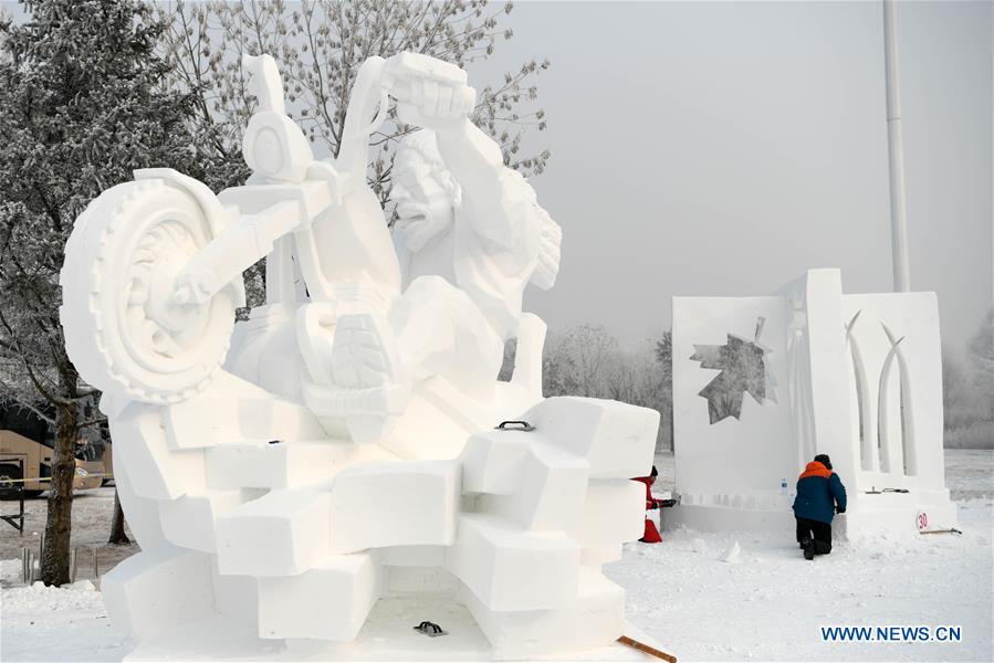 CHINA-HEILONGJIANG-HARBIN-SNOW SCULPTURE (CN)