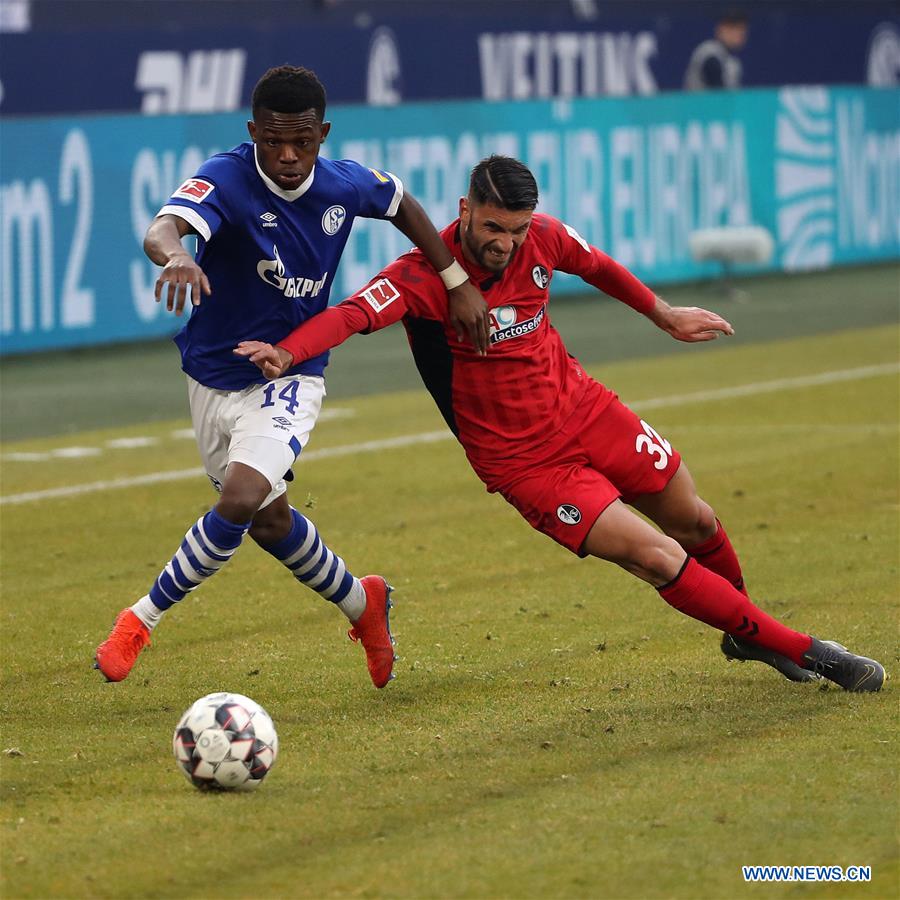 (SP)GERMANY-GELSENKIRCHEN-SOCCER-BUNDESLIGA-FC SCHALKE 04 VS SC FREIBURG