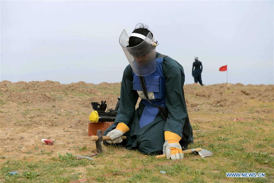 AFGHANISTAN-KANDAHAR-DE-MINER