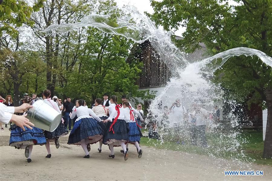 HUNGARY-SZENTENDRE-EASTER WATERING