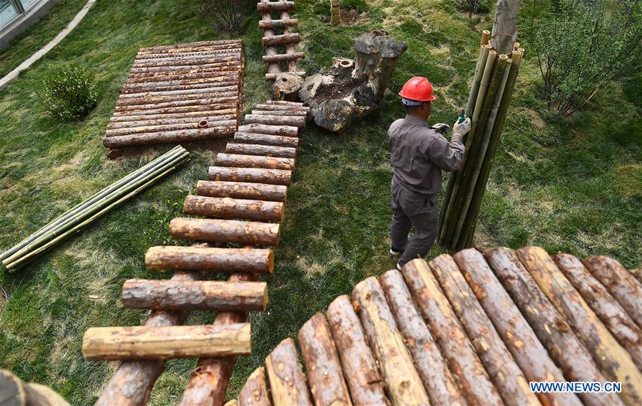 CHINA-LABOR DAY HOLIDAY-WORKERS (CN)