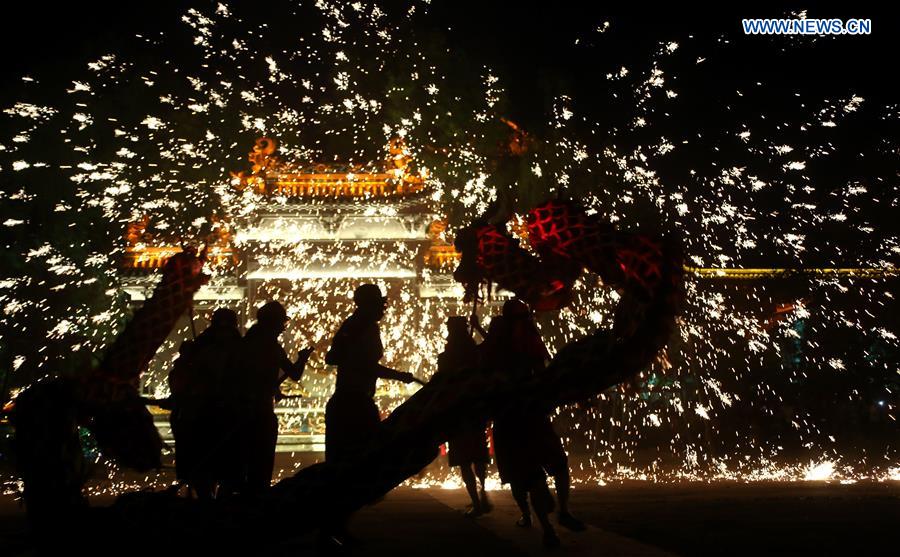 #CHINA-SHANDONG-MAY DAY HOLIDAY-IRON FIREWORKS (CN)