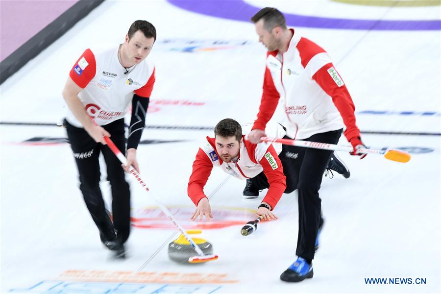 (SP)CHINA-BEIJING-CURLING-WCF WORLD CUP GRAND FINAL-DAY 2