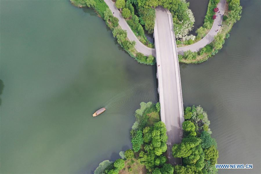 CHINA-JIANGSU-CHANGSHU-SHANGHU LAKE-SCENERY (CN)