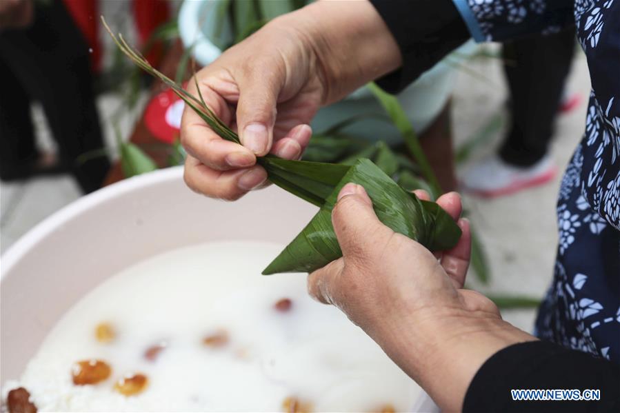 #CHINA-DRAGON BOAT FESTIVAL-FOLK CUSTOMS (CN)