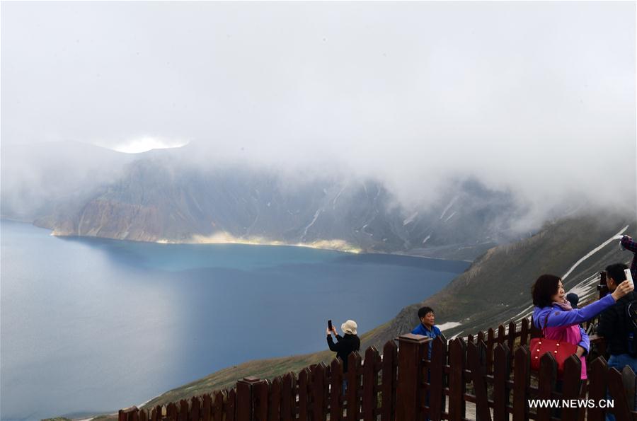 CHINA-JILIN-CHANGBAI MOUNTAIN-TOURISM(CN)