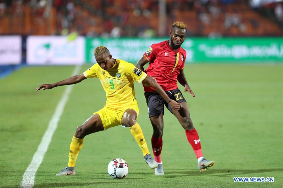 (SP)EGYPT-CAIRO-SOCCER-AFRICA CUP-UGANDA VS ZIMBABWE