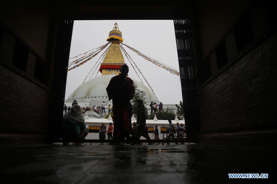 NEPAL-KATHMANDU-DAILY LIFE-BUDDHIST MONKS