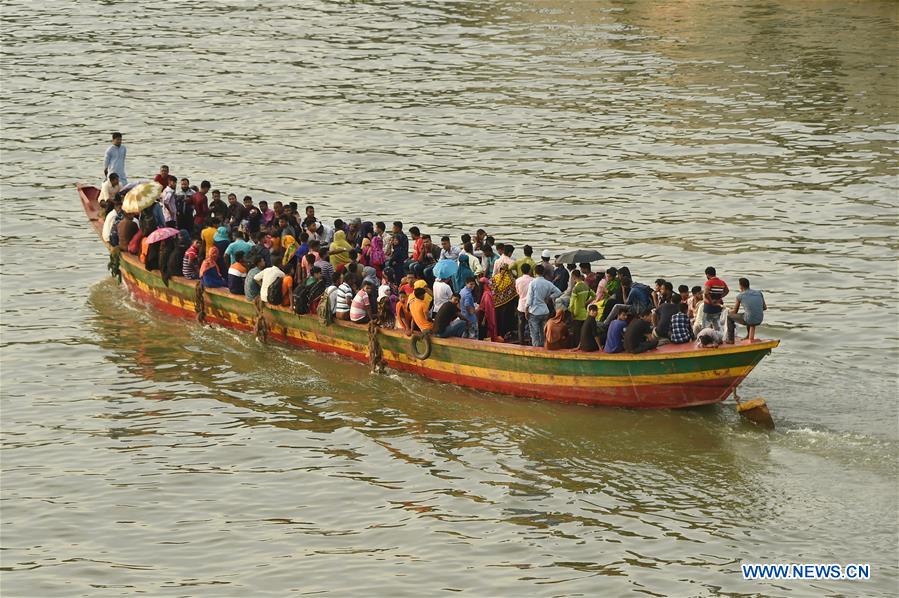 BANGLADESH-DHAKA-EID AL-ADHA-TRAVELERS