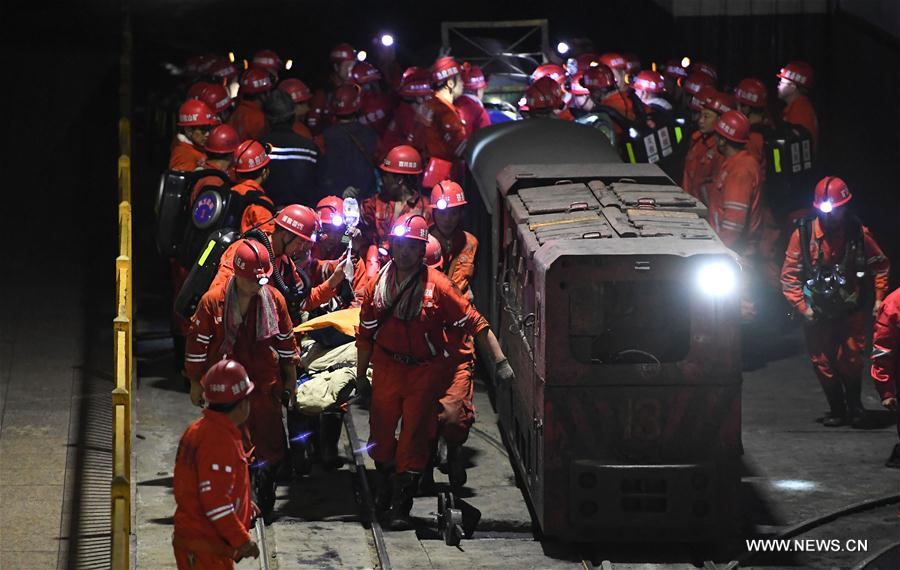 (SPOT NEWS)CHINA-SICHUAN-COAL MINE ACCIDENT-SURVIVORS (CN)