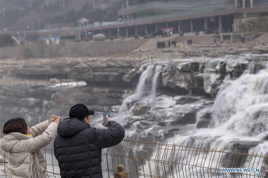 CHINA-HUKOU WATERFALL-WINTER SCENERY(CN)