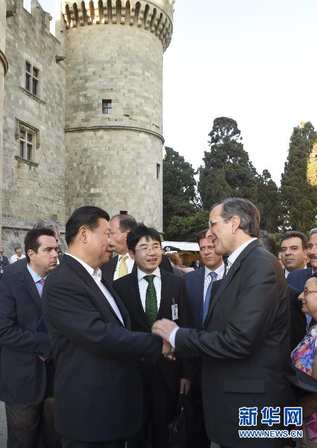 7月13日，国家主席习近平在希腊罗德岛会见希腊总理萨马拉斯。 新华社记者李学仁摄 