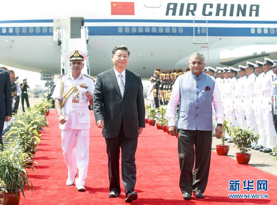 10月15日，国家主席习近平抵达印度果阿，应印度总理莫迪邀请，出席金砖国家领导人第八次会晤。 新华社记者谢环驰摄 